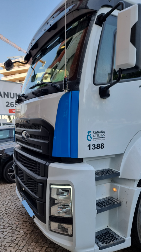 MONTAGEM ANTENA CB FORD F-LINE 1845 T - IMAGEM 2 - Pedro Nevada