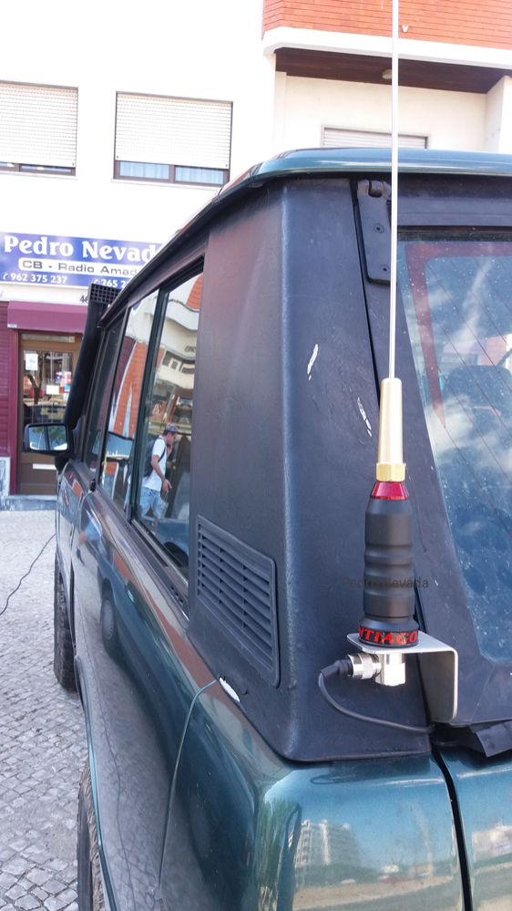 MONTAGEM ANTENA TODO-O-TERRENO RANGE ROVER - IMAGEM 2 - Pedro Nevada