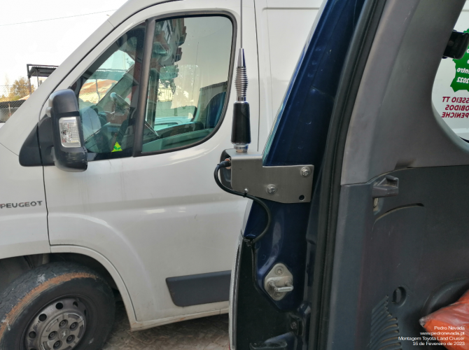 MONTAGEM ANTENA CB TOYOTA LAND CRUISER - IMAGEM 2 - Pedro Nevada