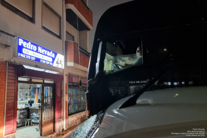 MONTAGEM ANTENA CB MAN TGX 18.510 - IMAGEM 1 - Pedro Nevada