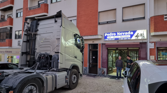 MONTAGEM ANTENA CB VOLVO FH-500 - IMAGEM 2 - Pedro Nevada