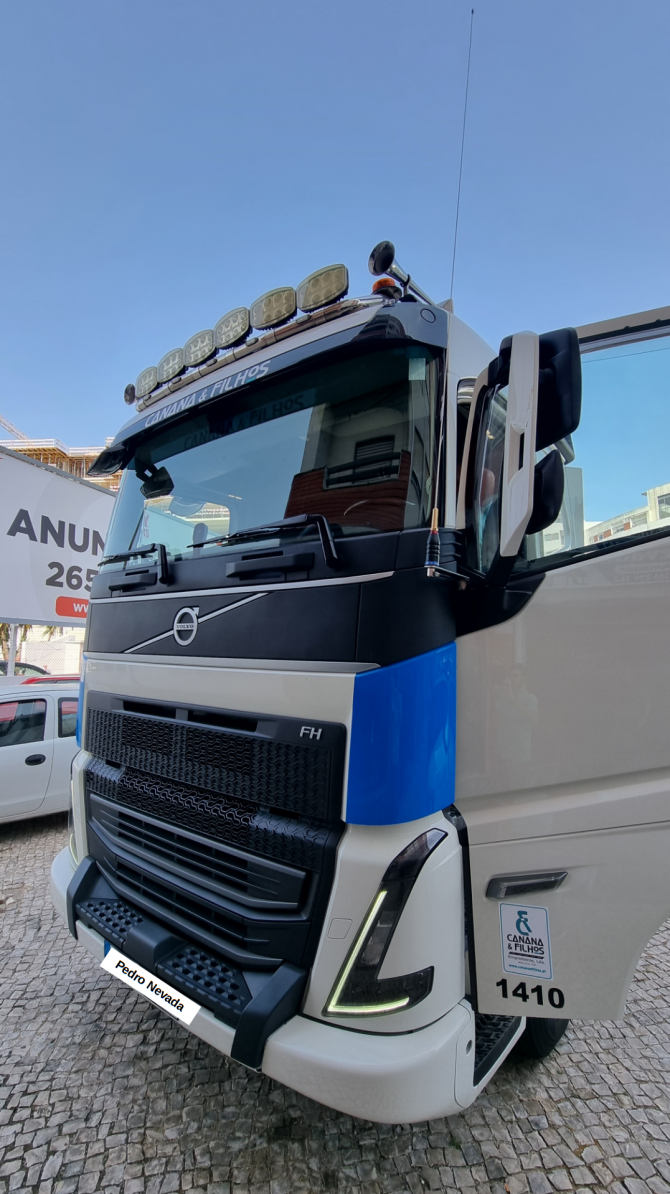 MONTAGEM ANTENA CB VOLVO FH-540 - IMAGEM 1 - Pedro Nevada