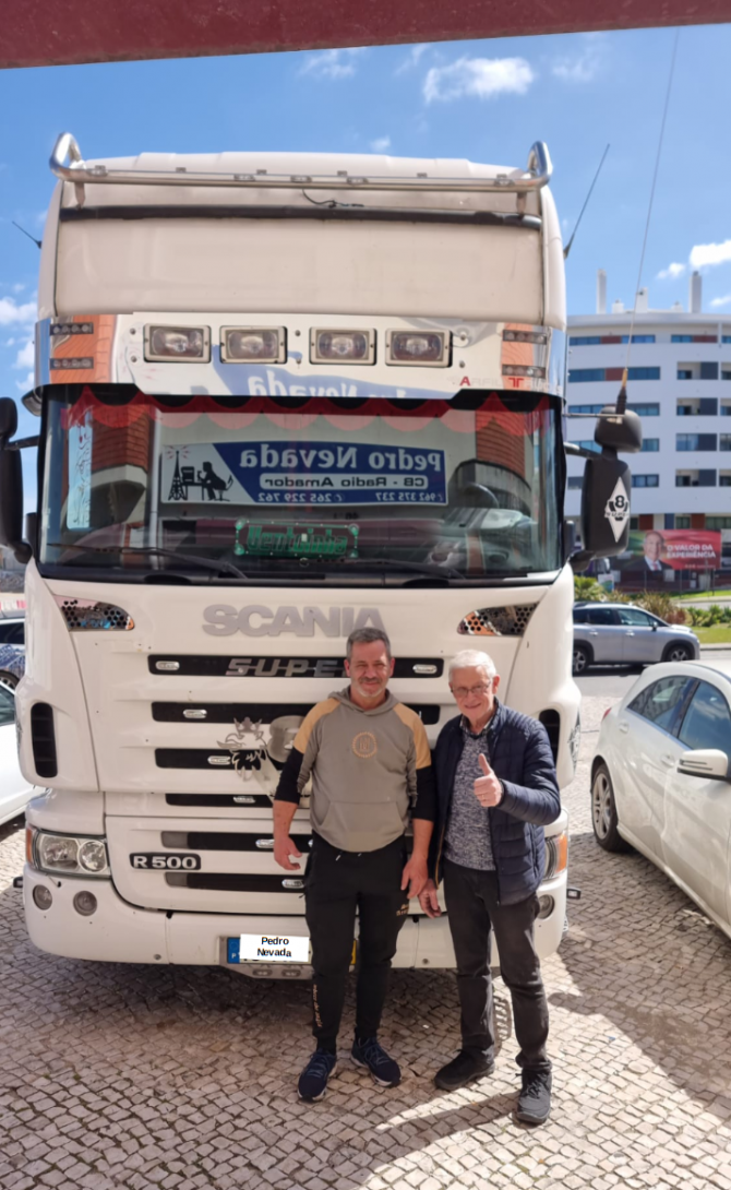 MONTAGEM DE ANTENA CB NO CAMIÃO SCANIA R 500 - Pedro Nevada