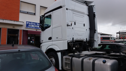 MOUNTING MERCEDES ACTROS TRUCK (2012) - IMAGE 1 - Pedro Nevada