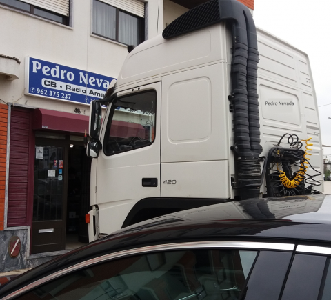 MOUNTING VOLVO FM-12 (2003) - IMAGE 1 - Pedro Nevada