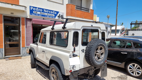 MOUNTING LAND ROVER DEFENDER - Pedro Nevada