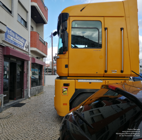 MOUNTING RENAULT MAGNUM - IMAGE 1 - Pedro Nevada