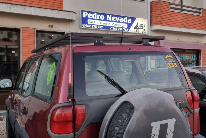 MOUNTING CB ANTENNA ON NISSAN TERRANO II - IMAGE 2 - Pedro Nevada