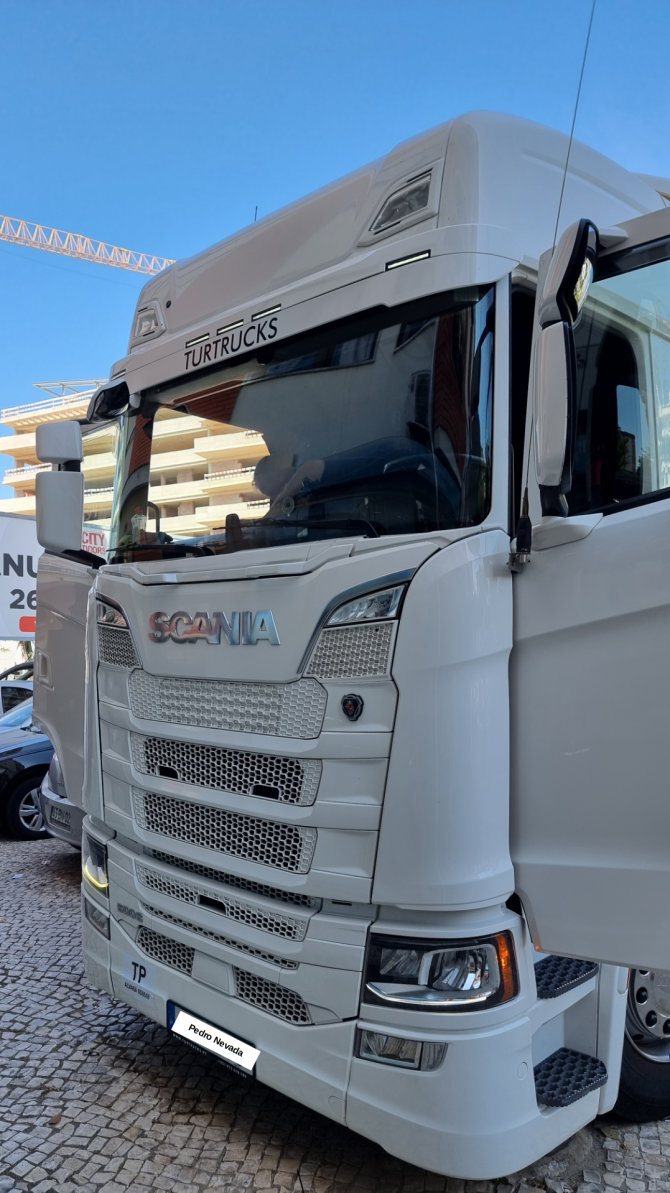 MOUNTING CB ANTENNA ON SCANIA 500S - IMAGE 2 - Pedro Nevada