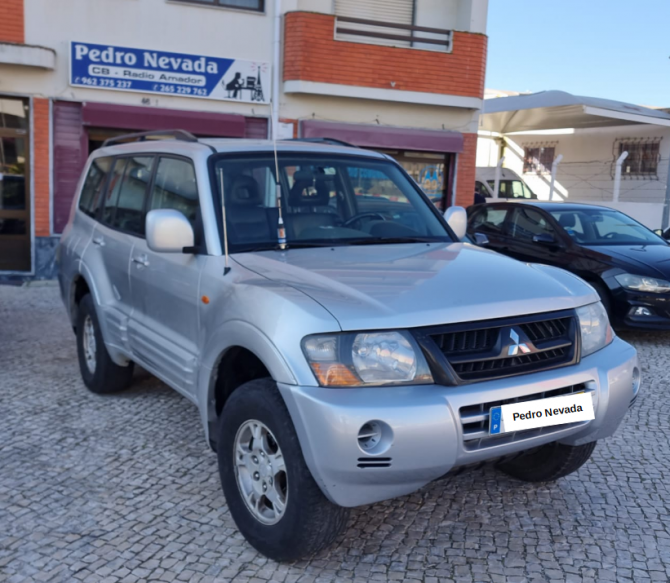 MOUNTING CB ANTENNA ON MITSUBISHI PAJERO - IMAGE 1 - Pedro Nevada