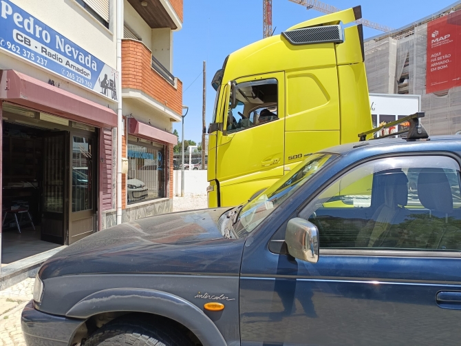 MOUNTING CB ANTENNA ON VOLVO FH-500 EURO 6 - IMAGE 1 - Pedro Nevada