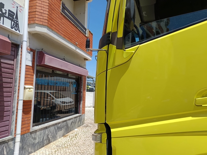 MOUNTING CB ANTENNA ON VOLVO FH-500 EURO 6 - IMAGE 2 - Pedro Nevada